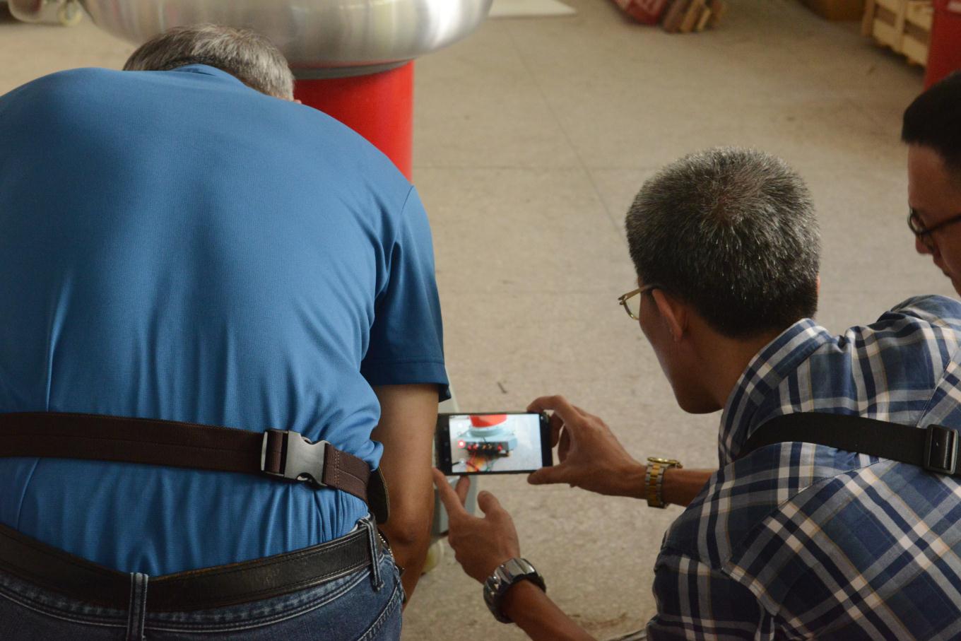 客戶現(xiàn)場(chǎng)體驗(yàn)無局放試驗(yàn)裝置